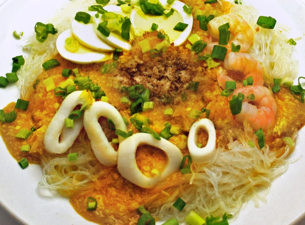 Seafood Noodles | Pancit Palabok